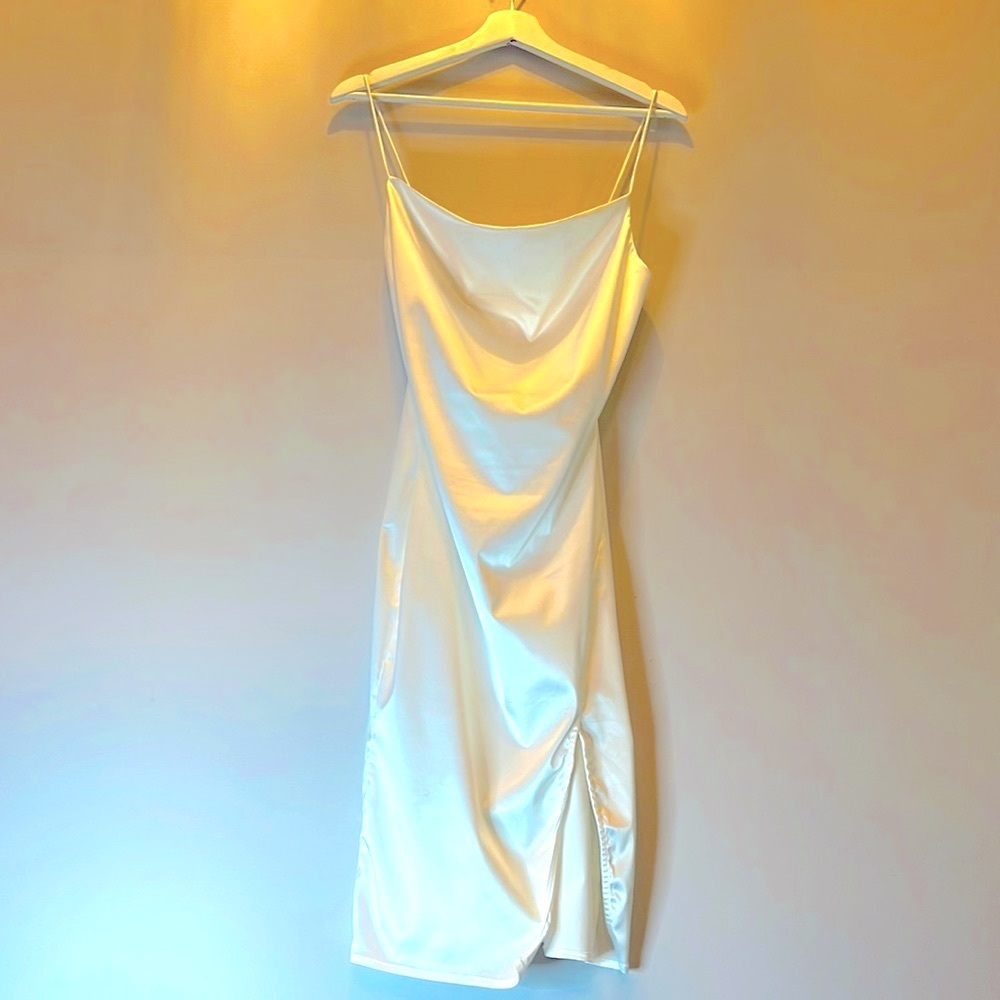 Silky White Dress. SIZE Medium